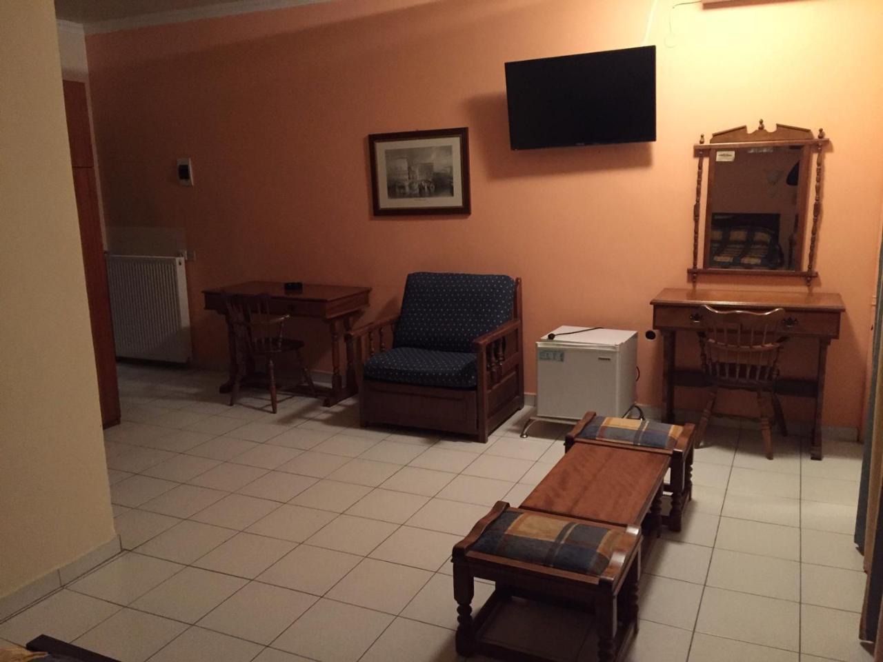 Hotel Costis Ptolemaida Esterno foto